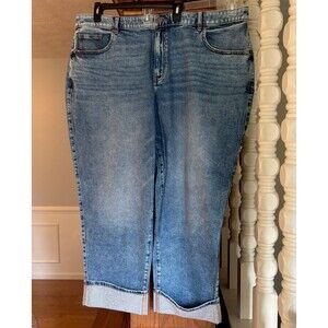Lane Bryant Signature Fit Mid Rise Boyfriend Bling Cuff Capri Jeans Size 24 Blue